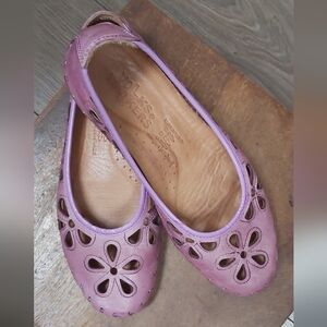 Volks Walkers floral leather flats